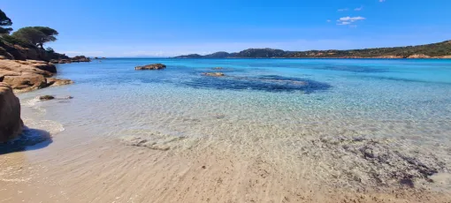 Acciaro Plage à 800m de chez nous avec son parking gratuit pour nos clients
