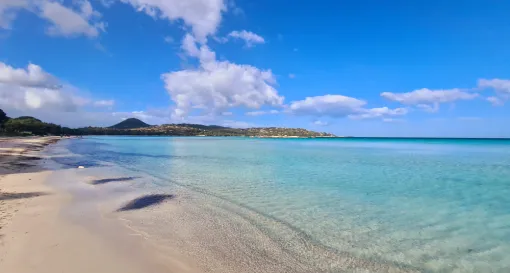 Santa Giulia Plage située à 7mn en voiture de nos locations