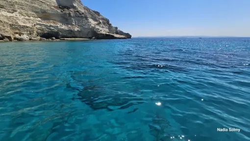Bonifacio et ses falaises de calcaire vues de la mer.