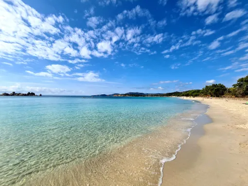 Folaca Plage située à 800m de chez nous, parking gratuit.