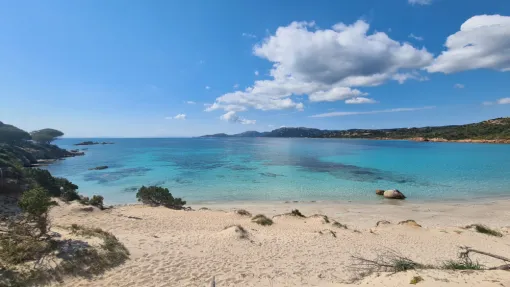 Acciaro Plage parking gratuit pour nos clients.