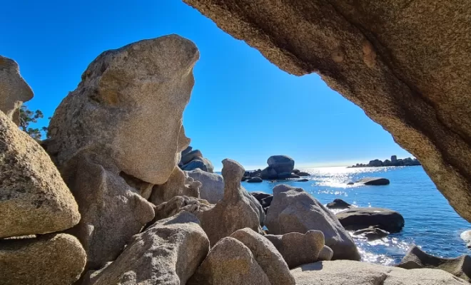 Plage de Tamaricciu et ses rochers