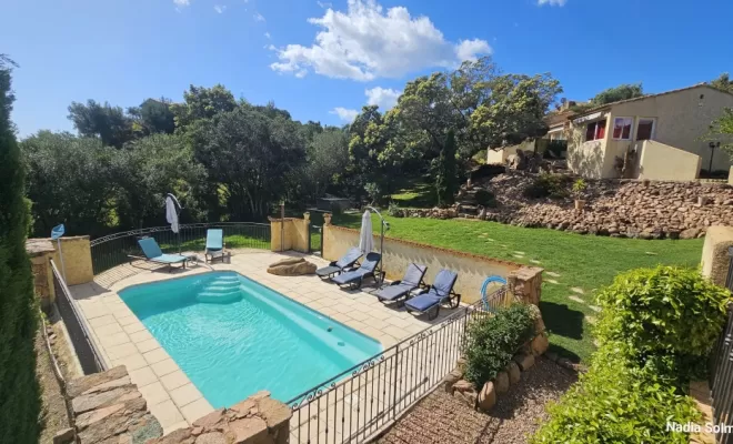 Piscine à Partager et jardin
