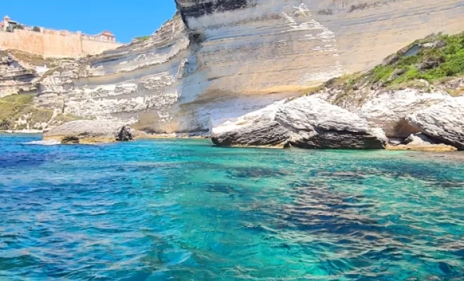 Bonifacio vue de la mer, lors des balades en mer.