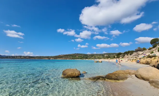Acciaro Plage à 800m, parking gratuit pour nos clients.