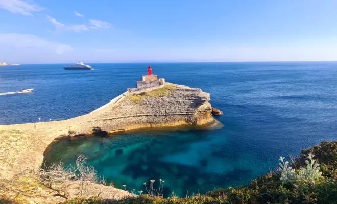 Phare de la Madonetta à Bonifacio, une jolie Balade